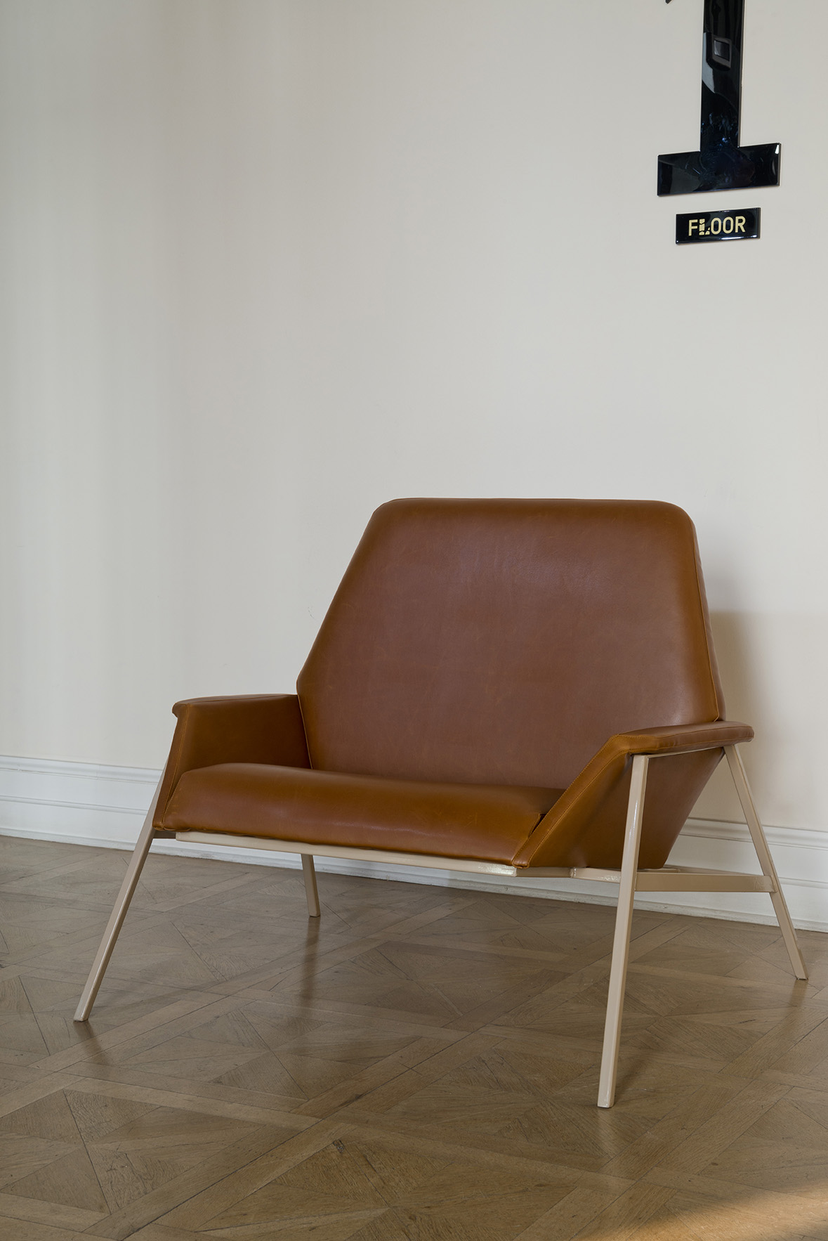 LARA ARMCHAIR COGNAC